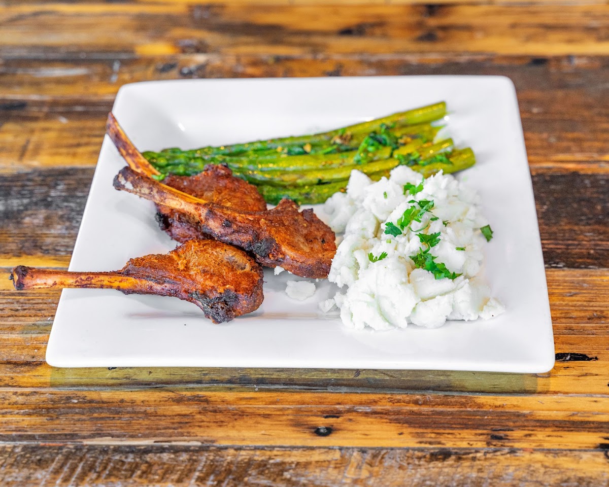 Curry & Grill - Restaurant & Sports Bar-3