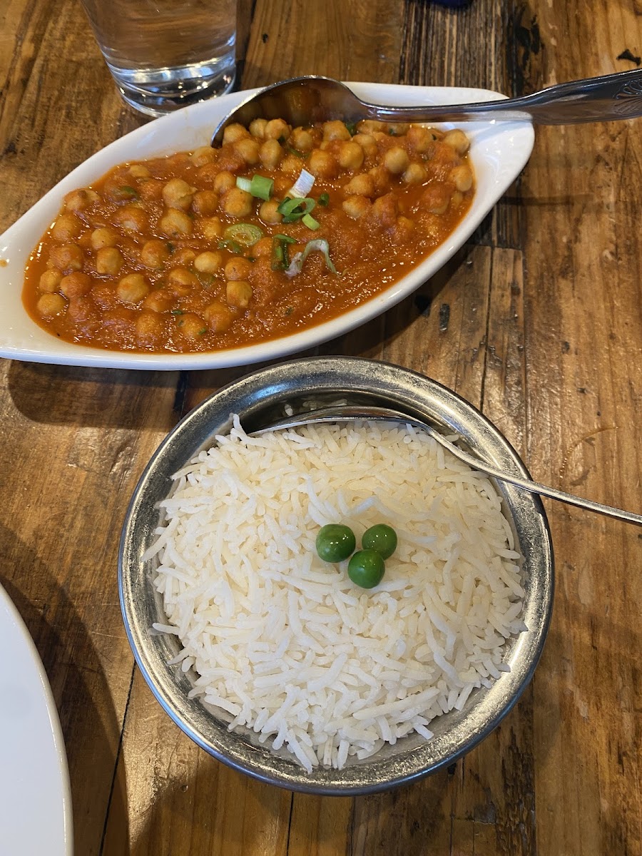 Curry & Grill - Restaurant & Sports Bar-7